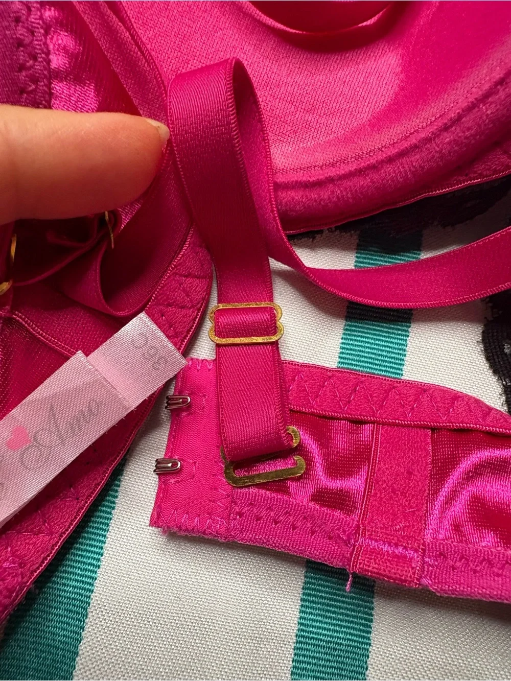 NWT Te Amo Convertible Black and Pink Lace Bra and Skirted Panty Lingerie Set